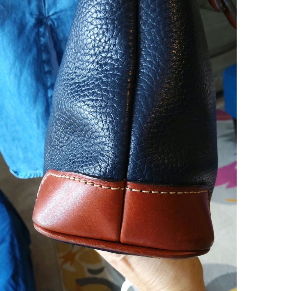 Dooney & Bourke Pebbled Grain leather Crossbody handbag navy/brown old money  - Picture 4 of 13